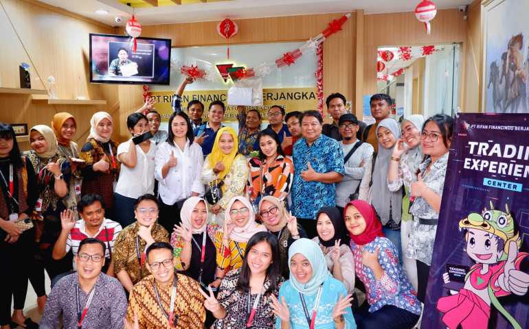 Gandeng Jurnalis Kota Semarang, RFB Semarang Gelar Trading Experience : Kenalkan Investasi Masi Depan