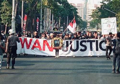 Tuntut Selesaikan Kasus Iwan Boedi, Ratusan Orang Gelar Aksi di Depan Polda Jateng