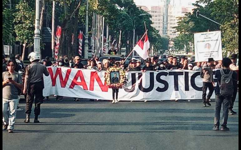 Tuntut Selesaikan Kasus Iwan Boedi, Ratusan Orang Gelar Aksi di Depan Polda Jateng