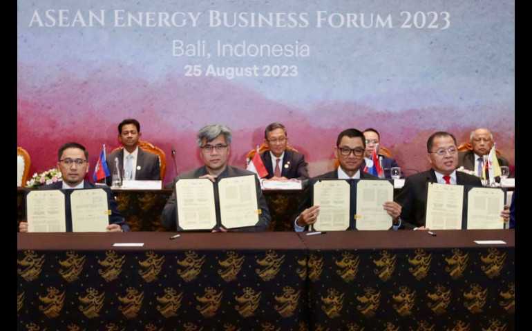 Kolaborasi Dengan ACE, PLN Gandeng 2 Perusahaan Listrik Malaysia Kembangkan Sistem Interkoneksi Antar Negara