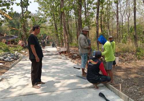 Diserang di Medsos, Kades Winong Kendal Tegaskan Pembangunan Jalan Alternatif Kucurkan Anggaran 50 Juta