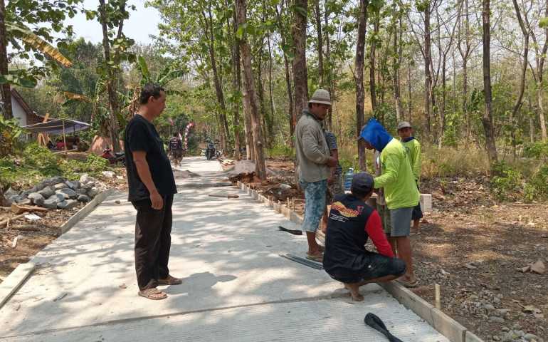 Diserang di Medsos, Kades Winong Kendal Tegaskan Pembangunan Jalan Alternatif Kucurkan Anggaran 50 Juta