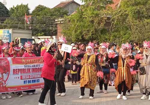 Ingatkan Perjuangan Pahlawan, Anggota DPRD Kendal Rubiyanto Apresiasi Gelaran Karnaval HUT RI ke 78 di Cepiring