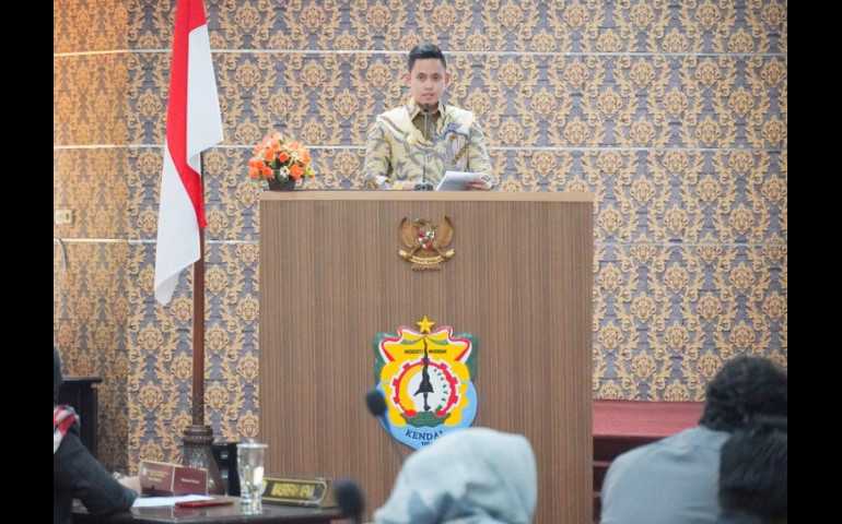 Bupati Sampaikan Pandangan Umum Dua Raperda kepada Fraksi-fraksi DPRD Kendal