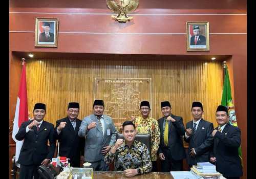 Segarkan Organisasi, Bupati Kendal Lantik dan Pengambilan Sumpah Jabatan Tinggi Pratama