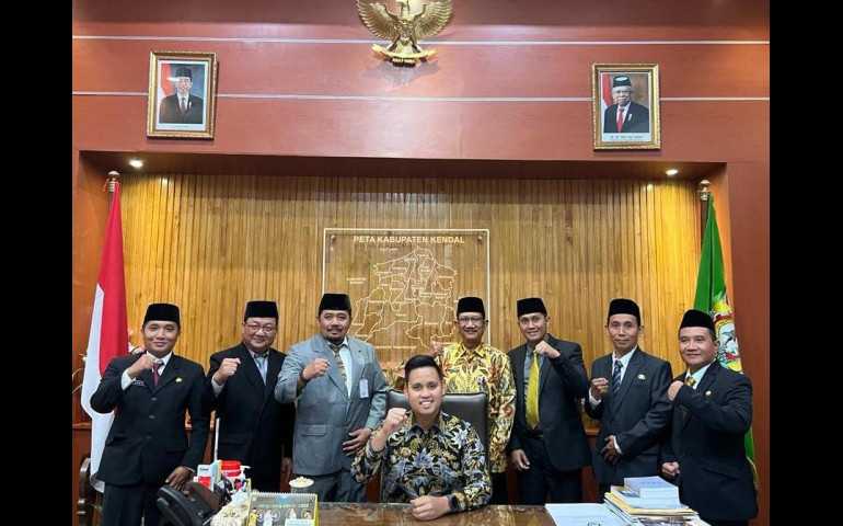 Segarkan Organisasi, Bupati Kendal Lantik dan Pengambilan Sumpah Jabatan Tinggi Pratama