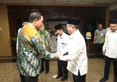 Maksimalkan Penanganan Kemiskinan di Jateng, Nana Sudjana Dorong Peningkatan Kinerja Baznas