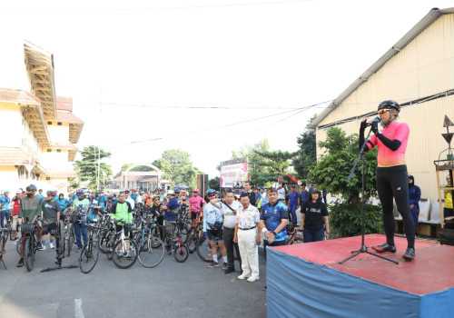 Lepas Fun Bike Dies Natalis ke-59 Politeknik Bumi Akpelni Semarang, Sekda Jateng : Cegah TPPO di Lingkungan Kapal