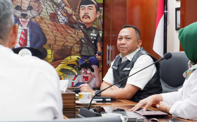 Terima Kunjungan BRGM, Kapuspenkum : Pentingnya Penerapan Unsur Kerugian Keuangan Negara di Sektor Perkebunan dan Pertambangan
