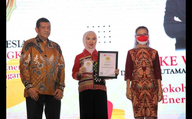 Dirut Pertamina Nicke Widyawati Raih Tokoh Ketahanan Energi Nasional
