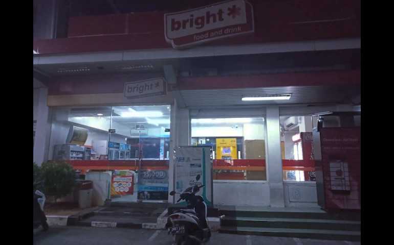 Bright Store : Pelanggan Nyaman Harga Terjangkau