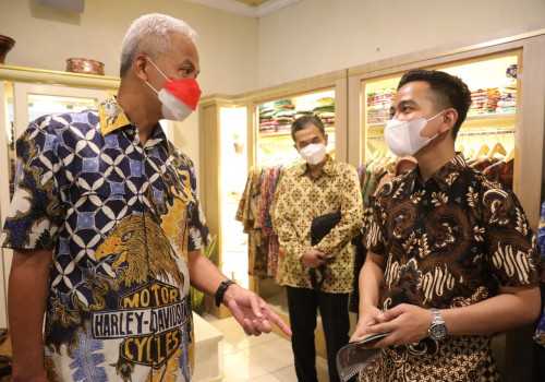 Lihat Kejayaan Batik di Solo, Ganjar Dorong Pengembangan Kampung Wisata Batik Kauman