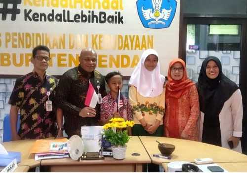 Dua Pelajar SD Asal Kendal Ikuti Pertukaran Pelajar di Malaysia