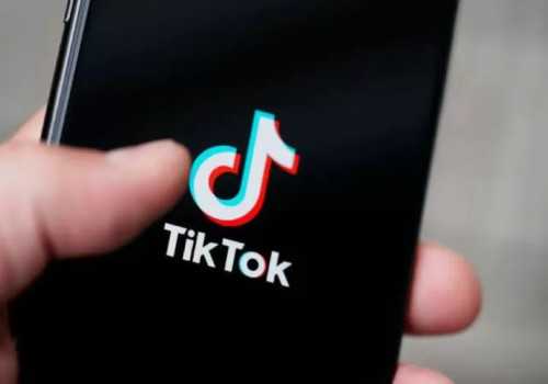 Ini Respon Ganjar Melihat Tiktok Shop dan Jualan Artis Matikan Pasar Tradisional