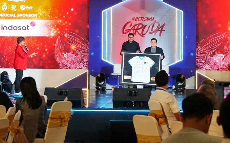 Tandatangani Kerja Sama dengan PSSI, Indosat Ooredoo Hutchison Siap Dukung Perkembangan Sepakbola Tanah Air