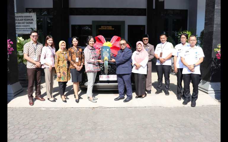 Bank Jateng Bantu Mobil Operasional untuk BPKPAD Sukoharjo