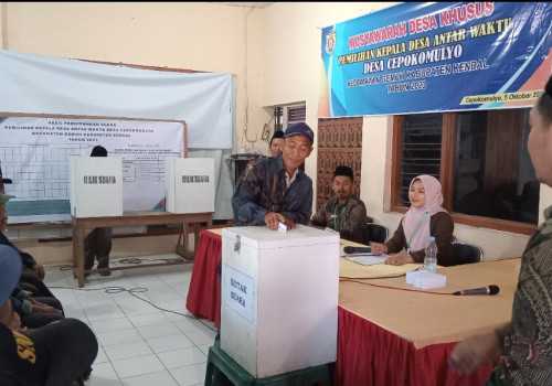 Diikuti 3 Calon Kandidat, Pemdes Cepokmulyo Kendal Umumkan Muhammad Maftuhin sebagai Kades Antar Waktu