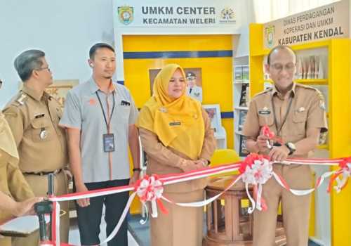 Tingkatkan Perekonomian Masyarakat, Disdakop UKM Kendal Resmikan UMKM Center 