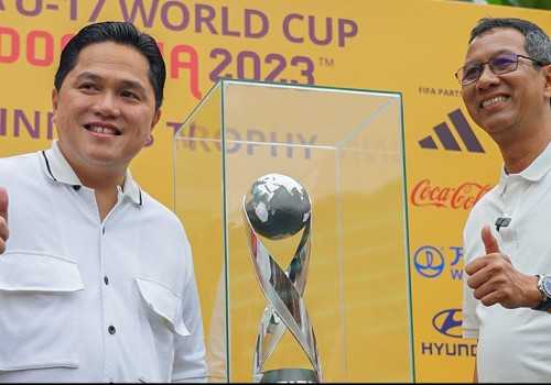 PSSI Mulai Memamerkan Trofi Piala Dunia U-17 di Bundaran HI Jakarta