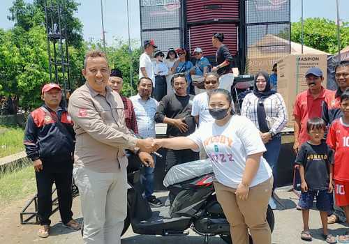 Diikuti 5000 Peserta, Jalan Sehat Peringati HUT Karang Taruna Kendal Berjalan Meriah