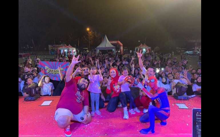 Ribuan Peserta Bergembira dalam Rahajeng Sunset Colour Run 2023