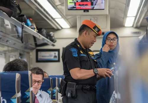 KAI dan Kepolisian Berhasil Tangkap Tersangka Pencuri Barang Bawaan Penumpang KA Tawang Jaya Premium