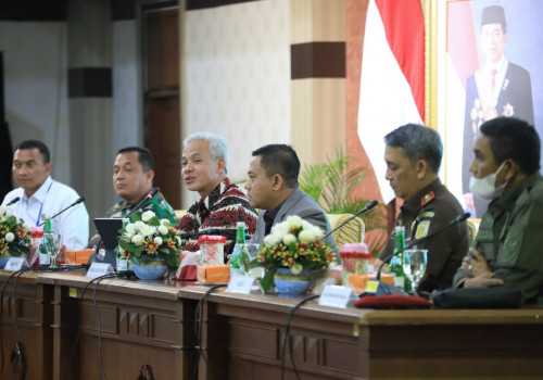 Rakor Stabilitas Keamanan, Gubernur Ganjar Ajak Forkopimda Jateng Mendoakan Korban Tragedi Kanjuruhan