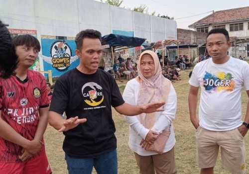 Hadirnya Asiati Rosyada Menambah Semangat Tim Sepak Bola Persijab Jambiarum Kendal