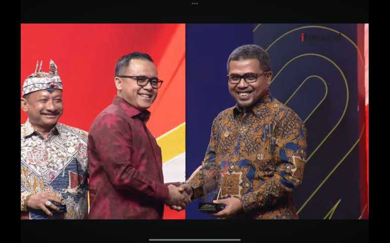 Ferry Wawan Cahyono Raih Penghargaan Best in Local Wisdom Empowerment pada IVL 2023
