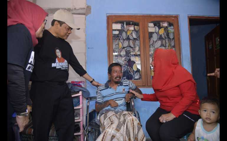 Warga Mijen Ini Terharu Dikunjungi Walikota Semarang dan Dapat Bantuan Jumat Berkah