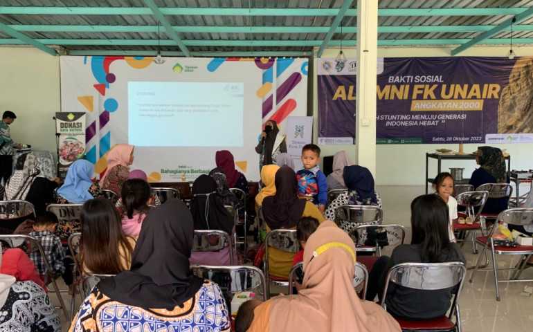 Alumni FK Unair Angkatan 2000 Gelar Bakti Sosial, Dokter Tegaskan Pemberian Asi yang Baik dapat Cegah Stunting