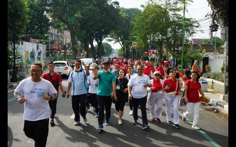 Peringati World Walking Day, Ribuan Masyarakat Salatiga Antusias Mengikuti
