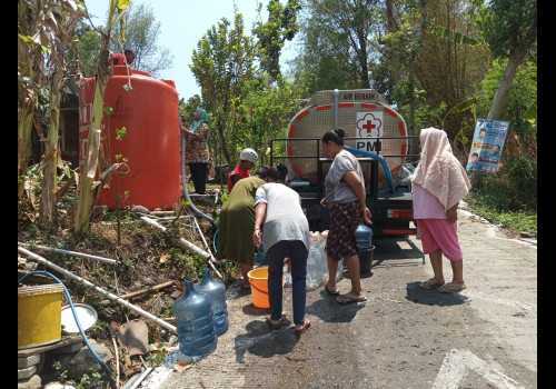 Pemerintah Kota Semarang Rutin Lakukan Pendistribusian Air Bersih ke Wilayah Terdampak Kekeringan
