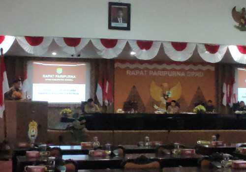 Paripurna, DPRD Kendal bersama Bupati Kendal Setujui Dua Raperda Cerdas dan Keolahragaan
