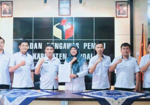 Bawaslu Kendal dan Diskominfo Kendal Jalin Kerjasama Optimalisasi Pelayanan Publik