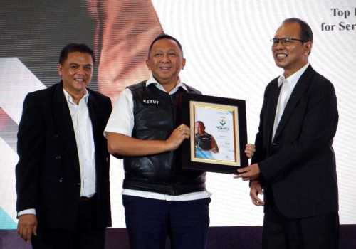 Dr. Ketut Sumedana Raih Penghargaan Prestisius Sebagai Top Public Relations Leader 2023 oleh Warta Ekonomi