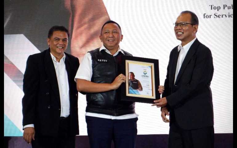 Dr. Ketut Sumedana Raih Penghargaan Prestisius Sebagai Top Public Relations Leader 2023 oleh Warta Ekonomi
