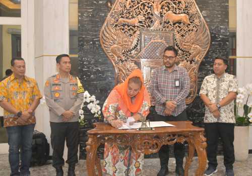 Pemkot, KPU, dan Bawaslu Kota Semarang Tanda Tangani Naskah Hibah Pemilu 2024