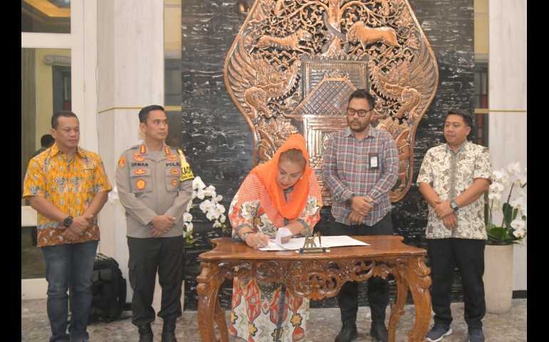 Pemkot, KPU, dan Bawaslu Kota Semarang Tanda Tangani Naskah Hibah Pemilu 2024