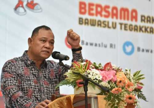 Bangun Pilar Demokrasi, Bawaslu : Netralitasasi Jurnalis Adalah Kunci
