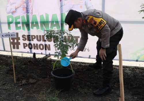 Kapolres Kendal Gelar Penanaman Sepuluh Juta Pohon di Kelurahan Jetis