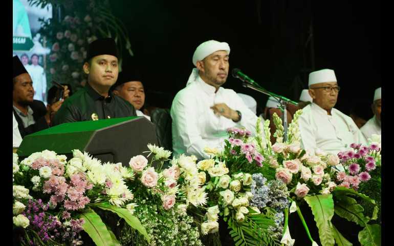 Ribuan Masyarakat Hadiri Kendal Bersholawat yang di Gelar Pemerintah Kabupaten Kendal
