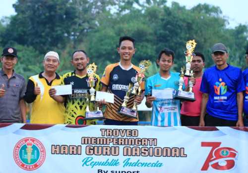 Peringati Hari Guru PGRI Kecamatan Pegandon Menggelar Trofeo Sepak bola