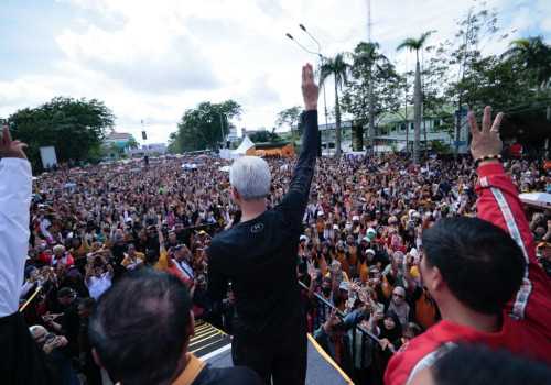 Gegap Gempitanya Warga Pontianak Senam Bareng Ganjar Mahfud