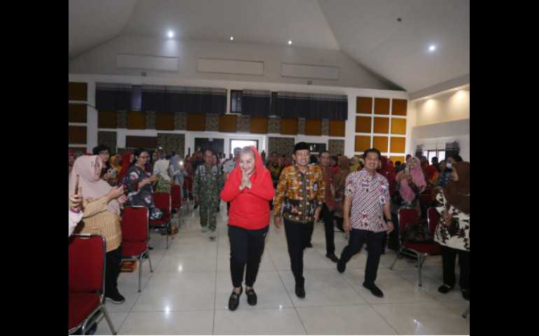 Mbak Ita Intensifkan Program Sekolah Swasta Gratis untuk Capai Pemerataan Pendidikan