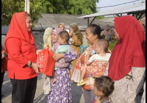 Perhatikan Pekerja Perempuan, Mbak Ita Gelar Pasar Pangan Rakyat Murah di Pabrik