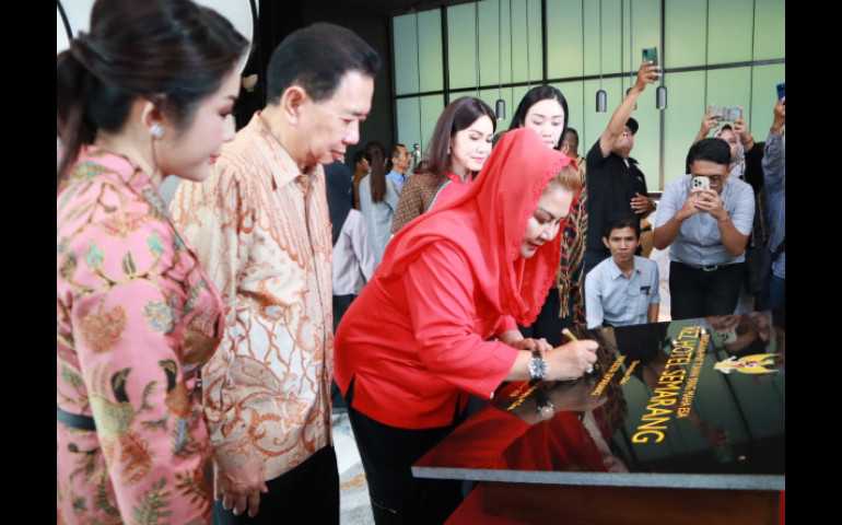 Resmikan REZ Hotel, Mbak Ita Puji Anak Muda dalam Membangun Kota Semarang