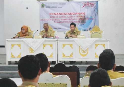 Dinas ESDM Provinsi Jateng Salurkan Bantuan Listrik