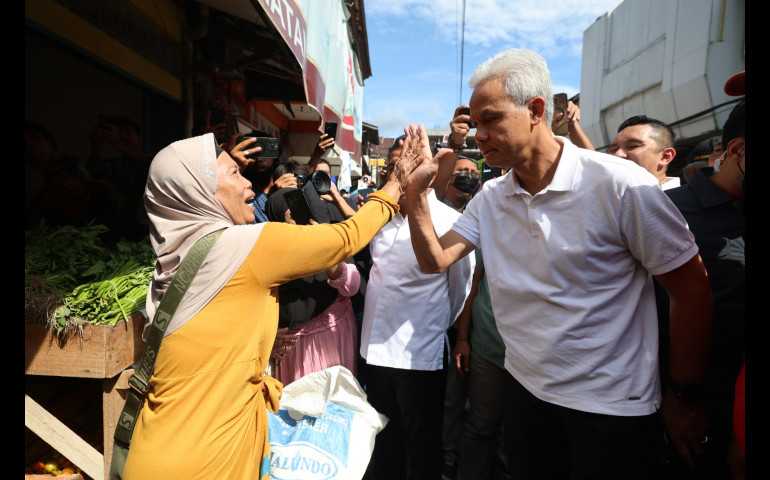 Ganjar Beber Strategi Stabilkan Harga Bahan Pokok Saat Kunjungi Pasar Baru Balikpapan