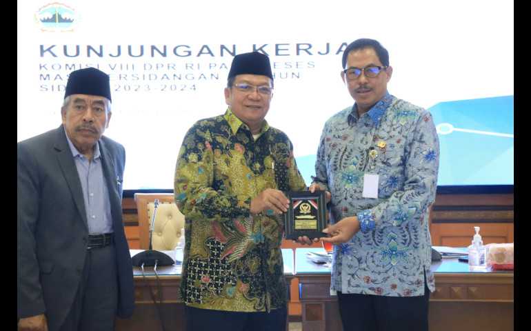 Kuota Jemaah Haji 2024 Jateng Bertambah, Pj Gubernur Jateng Dorong Realisasi Embarkasi Baru